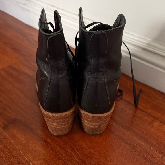 Red Wing Black Clara Boots - Picture 4 of 9